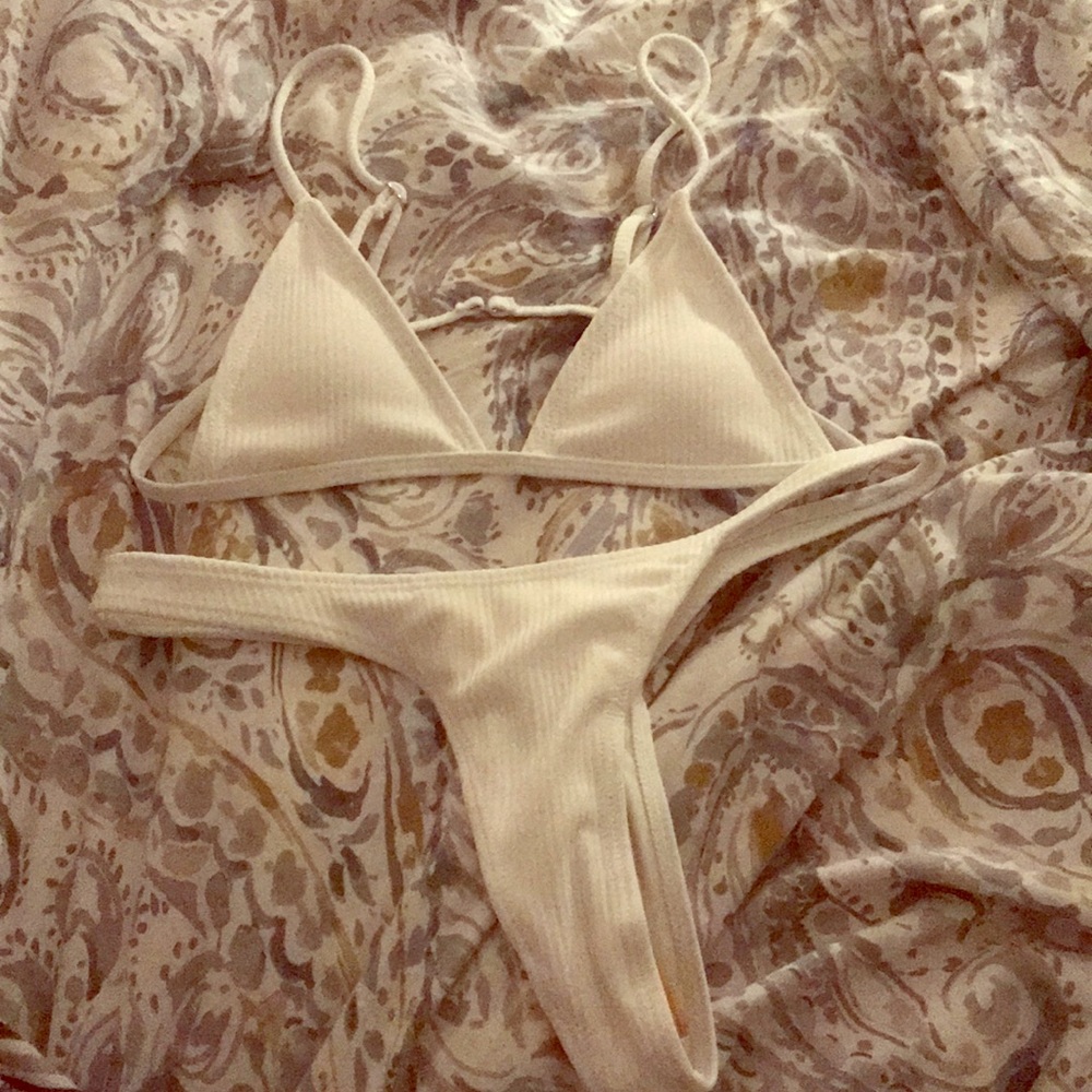 Thong bikini